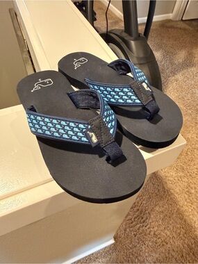 Vineyard Vines Kids Whale-Print Flip Flops - Navy/Light Blue